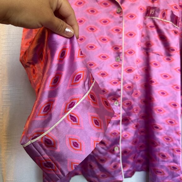 NWOT Victorias Secret KISS LIPS AFTERHOURS SILKY SATIN Pajama Top - Picture 4 of 7